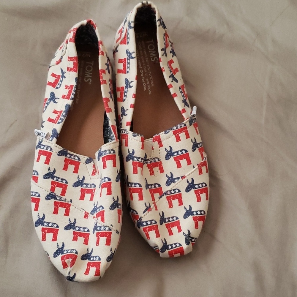 TOMS SHOES 7.5W